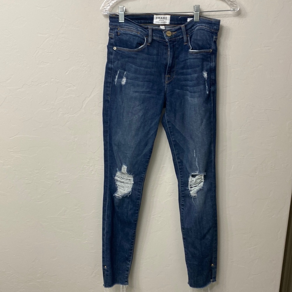 Frame Le high skinny distressed jean size 26